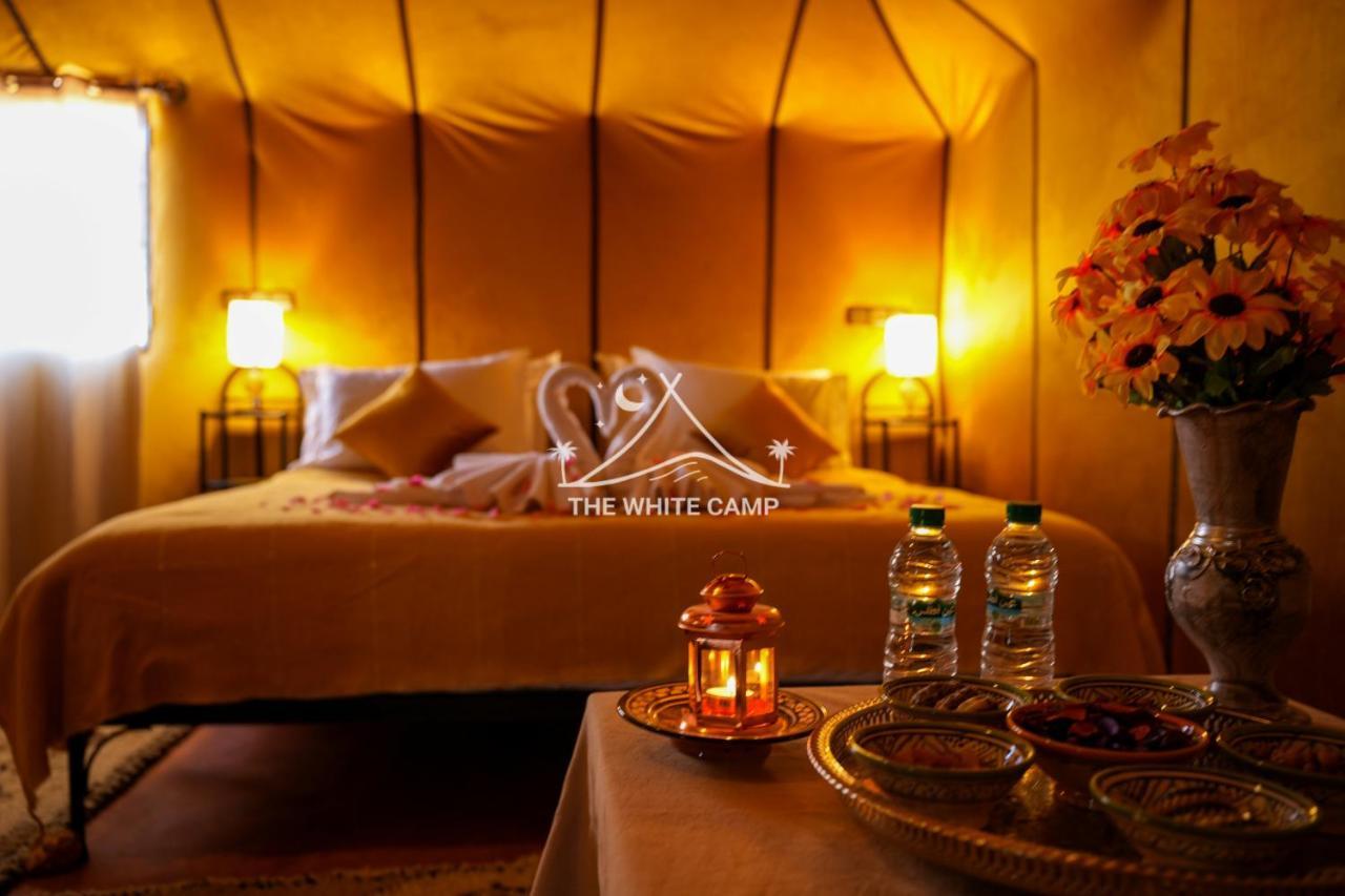 The White Camp - Your Merzouga Luxury Desert Camp & Erg Chebbi Dunes Camel Riding المظهر الخارجي الصورة