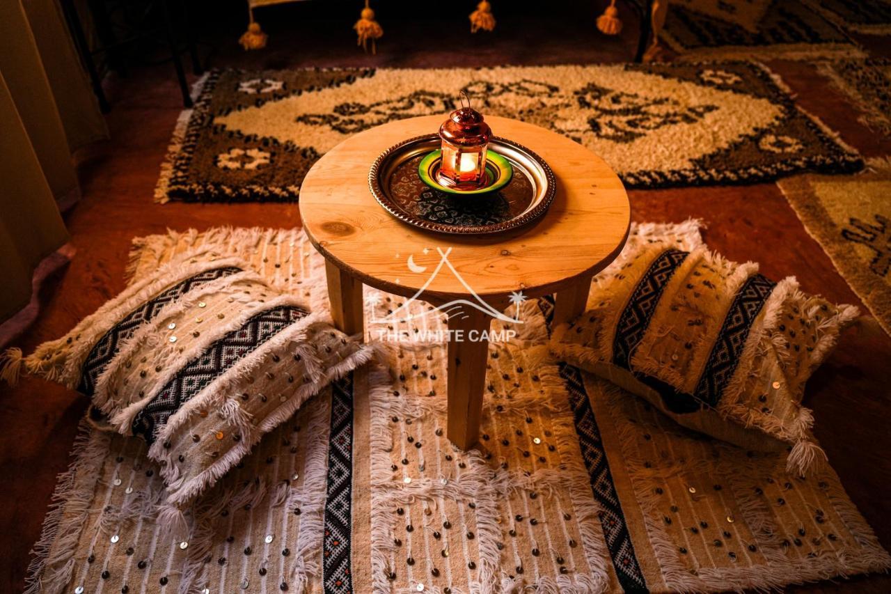 The White Camp - Your Merzouga Luxury Desert Camp & Erg Chebbi Dunes Camel Riding المظهر الخارجي الصورة