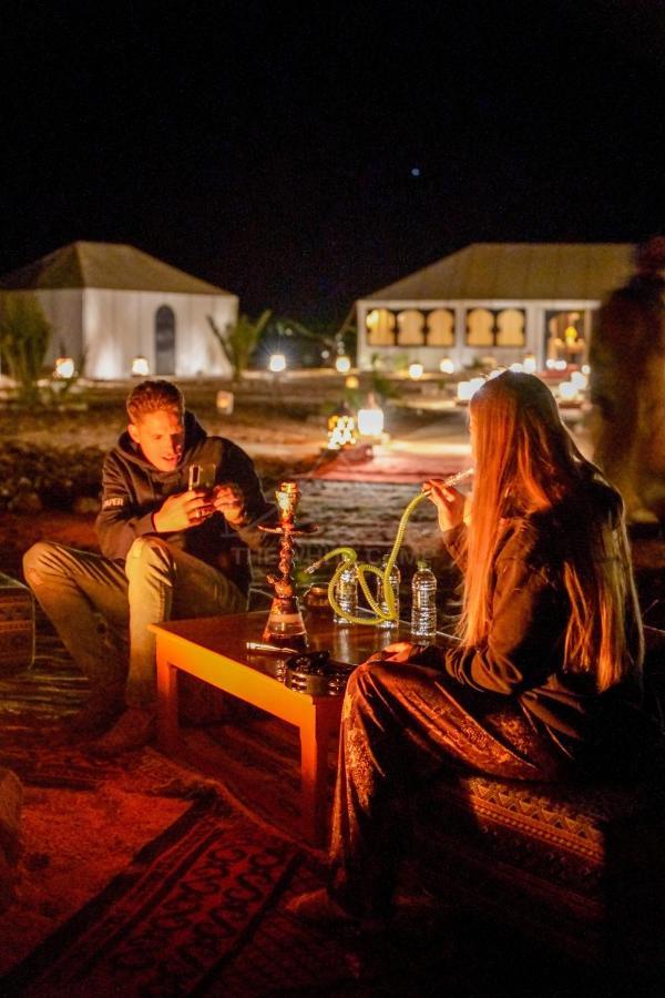 The White Camp - Your Merzouga Luxury Desert Camp & Erg Chebbi Dunes Camel Riding المظهر الخارجي الصورة