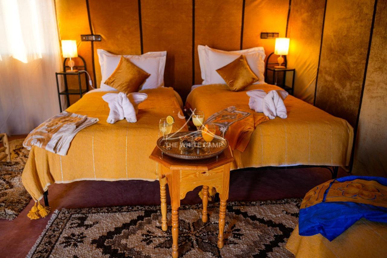 The White Camp - Your Merzouga Luxury Desert Camp & Erg Chebbi Dunes Camel Riding المظهر الخارجي الصورة