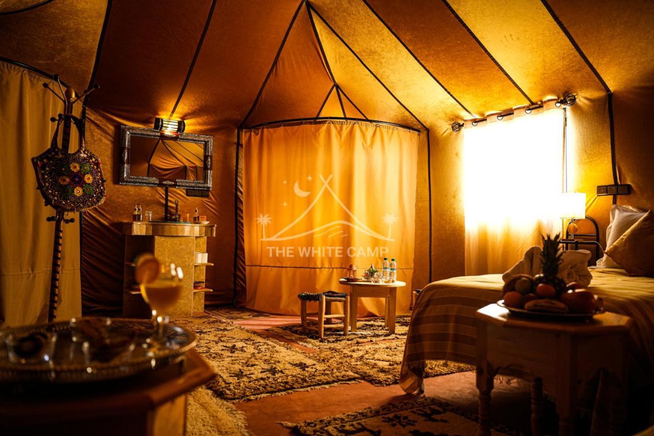 The White Camp - Your Merzouga Luxury Desert Camp & Erg Chebbi Dunes Camel Riding المظهر الخارجي الصورة
