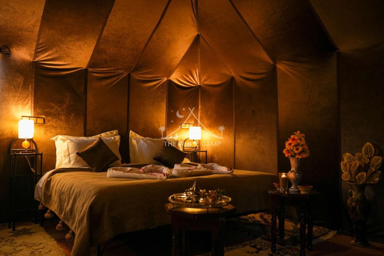 The White Camp - Your Merzouga Luxury Desert Camp & Erg Chebbi Dunes Camel Riding المظهر الخارجي الصورة