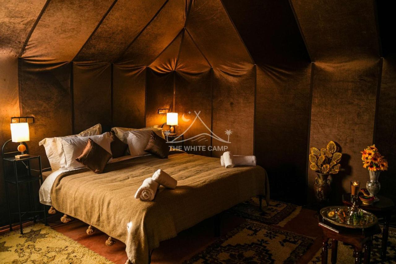 The White Camp - Your Merzouga Luxury Desert Camp & Erg Chebbi Dunes Camel Riding المظهر الخارجي الصورة