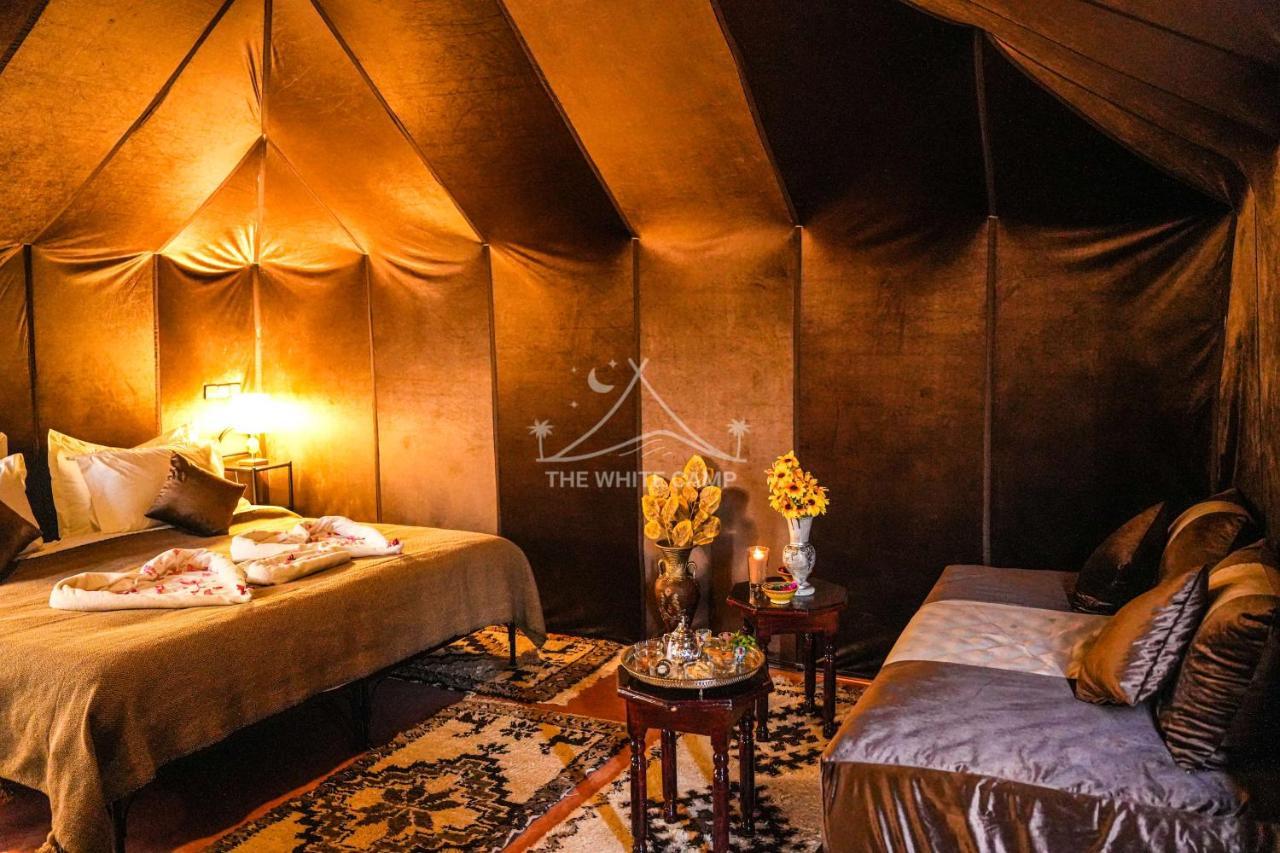 The White Camp - Your Merzouga Luxury Desert Camp & Erg Chebbi Dunes Camel Riding المظهر الخارجي الصورة