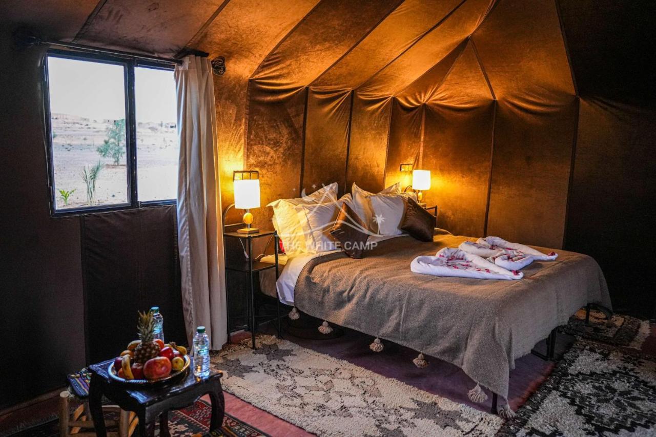 The White Camp - Your Merzouga Luxury Desert Camp & Erg Chebbi Dunes Camel Riding المظهر الخارجي الصورة