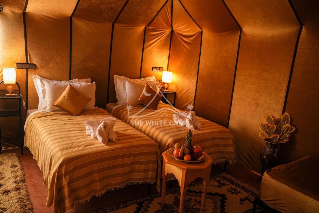 The White Camp - Your Merzouga Luxury Desert Camp & Erg Chebbi Dunes Camel Riding المظهر الخارجي الصورة