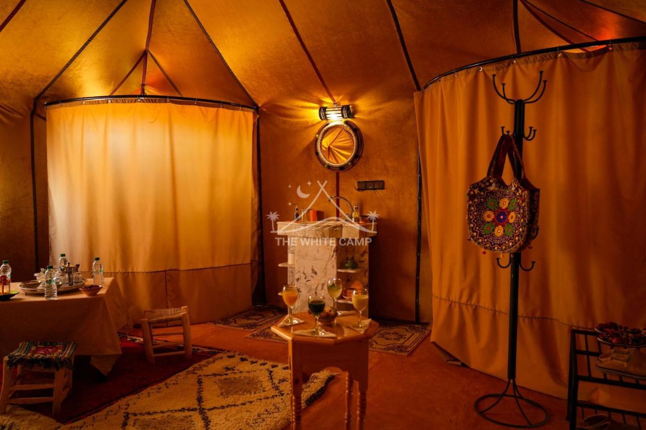 The White Camp - Your Merzouga Luxury Desert Camp & Erg Chebbi Dunes Camel Riding المظهر الخارجي الصورة