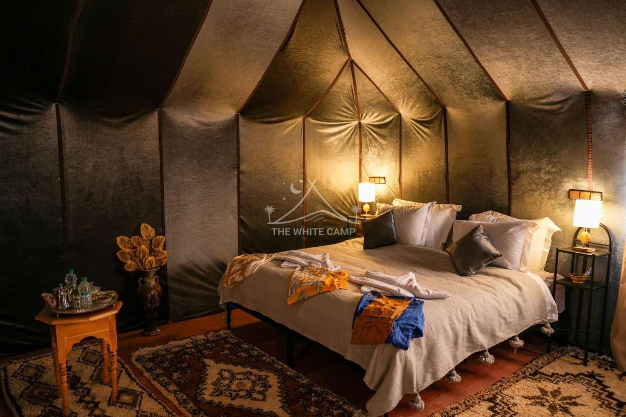 The White Camp - Your Merzouga Luxury Desert Camp & Erg Chebbi Dunes Camel Riding المظهر الخارجي الصورة