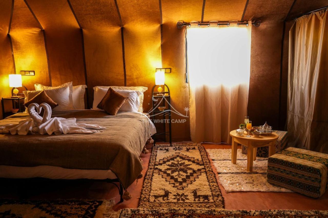 The White Camp - Your Merzouga Luxury Desert Camp & Erg Chebbi Dunes Camel Riding المظهر الخارجي الصورة