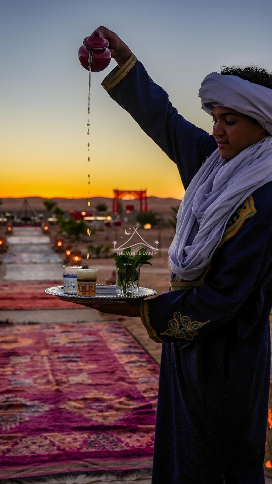 The White Camp - Your Merzouga Luxury Desert Camp & Erg Chebbi Dunes Camel Riding المظهر الخارجي الصورة