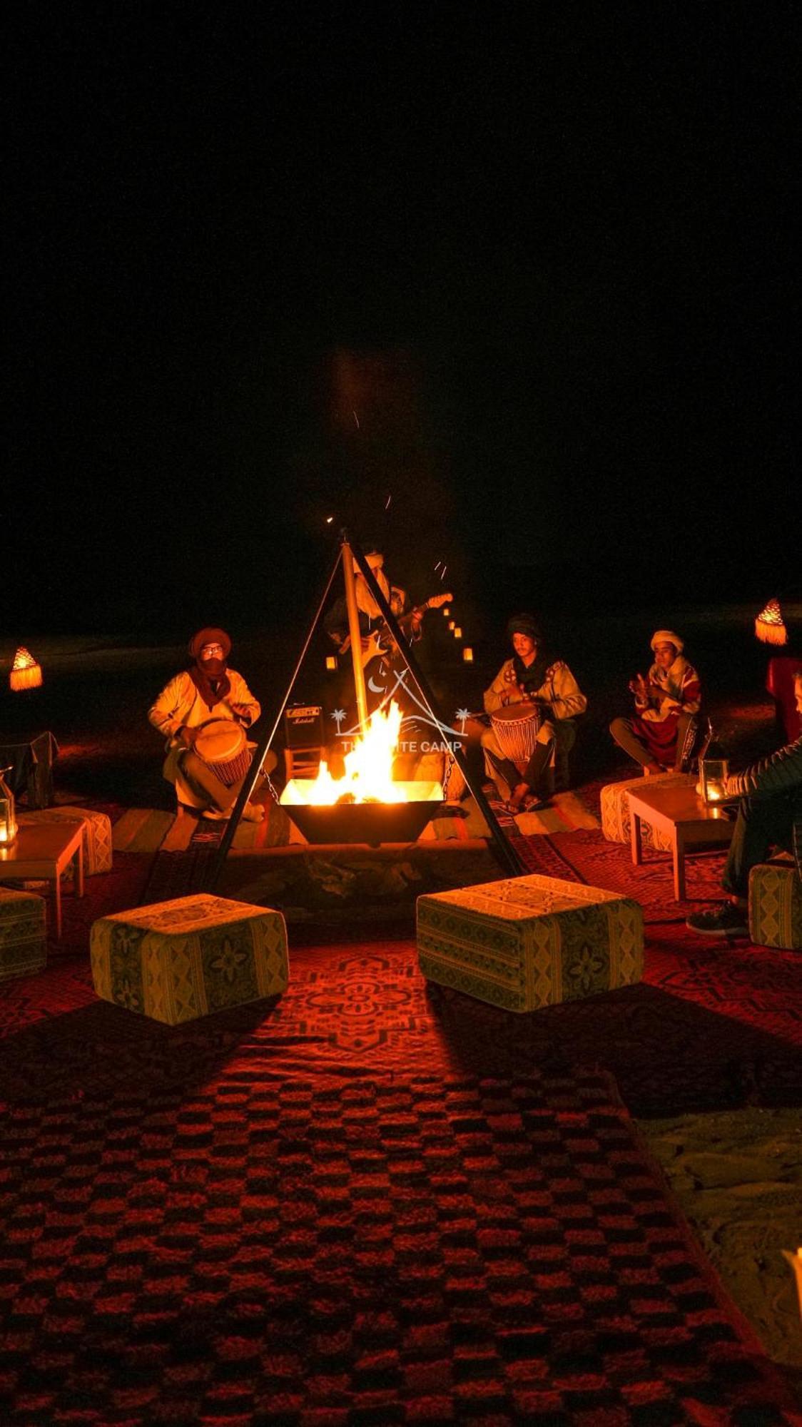 The White Camp - Your Merzouga Luxury Desert Camp & Erg Chebbi Dunes Camel Riding المظهر الخارجي الصورة