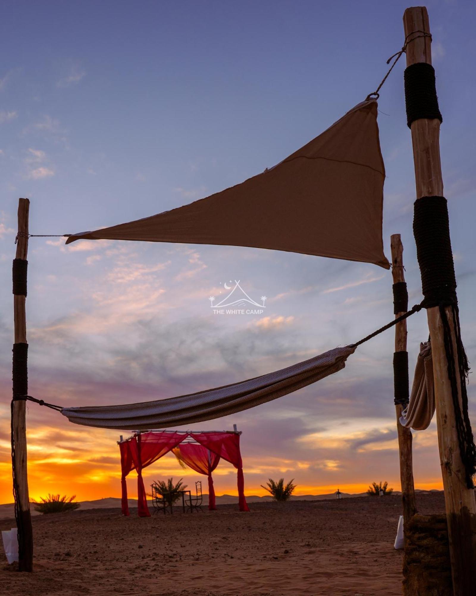 The White Camp - Your Merzouga Luxury Desert Camp & Erg Chebbi Dunes Camel Riding المظهر الخارجي الصورة