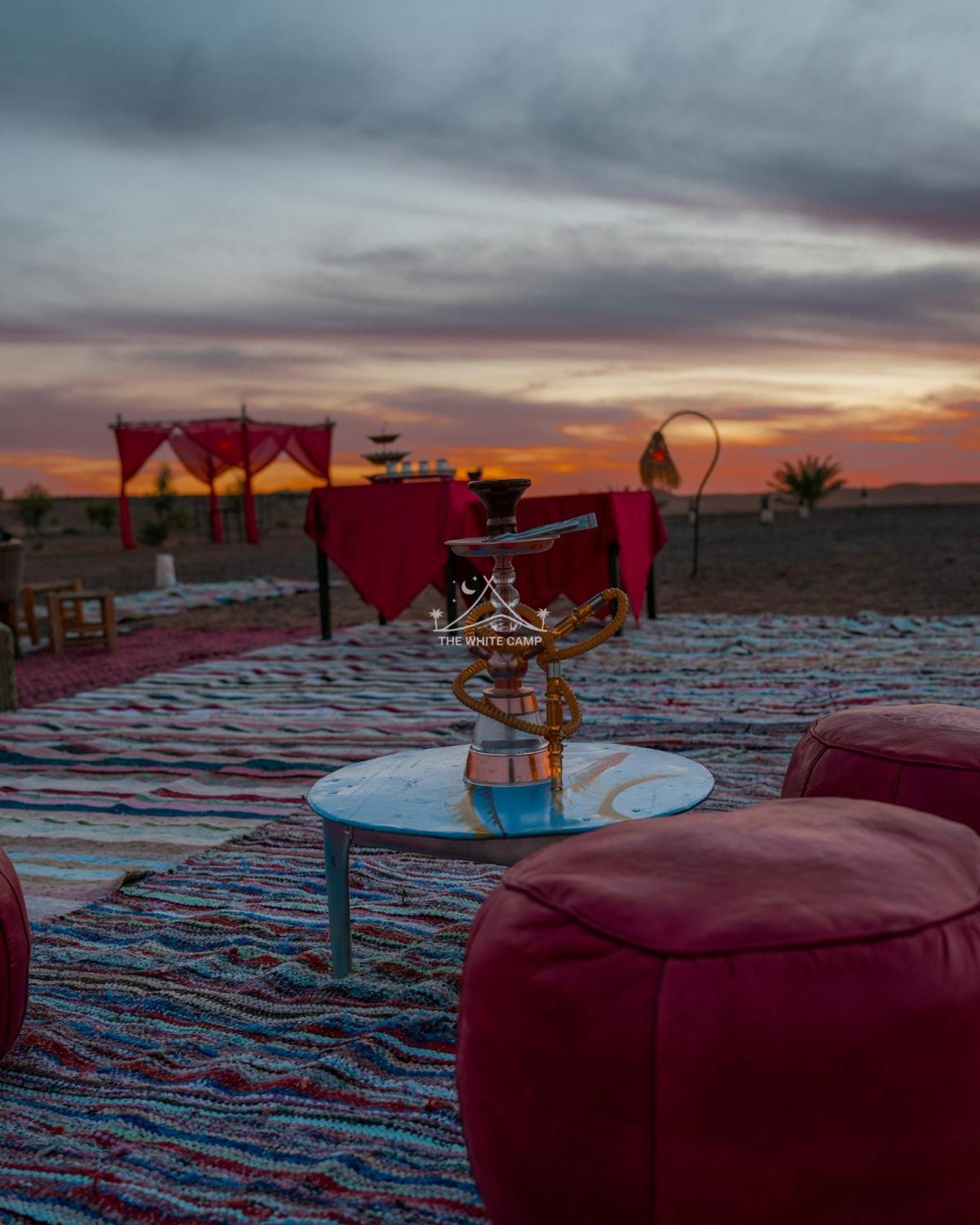 The White Camp - Your Merzouga Luxury Desert Camp & Erg Chebbi Dunes Camel Riding المظهر الخارجي الصورة