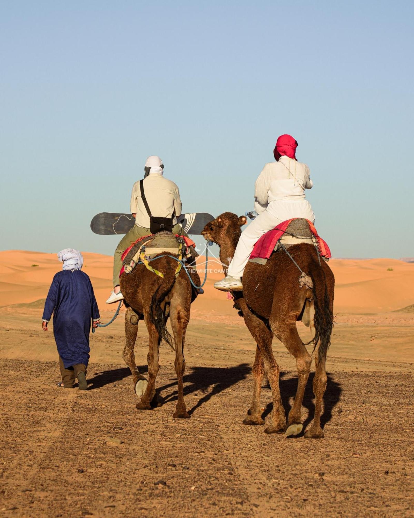 The White Camp - Your Merzouga Luxury Desert Camp & Erg Chebbi Dunes Camel Riding المظهر الخارجي الصورة
