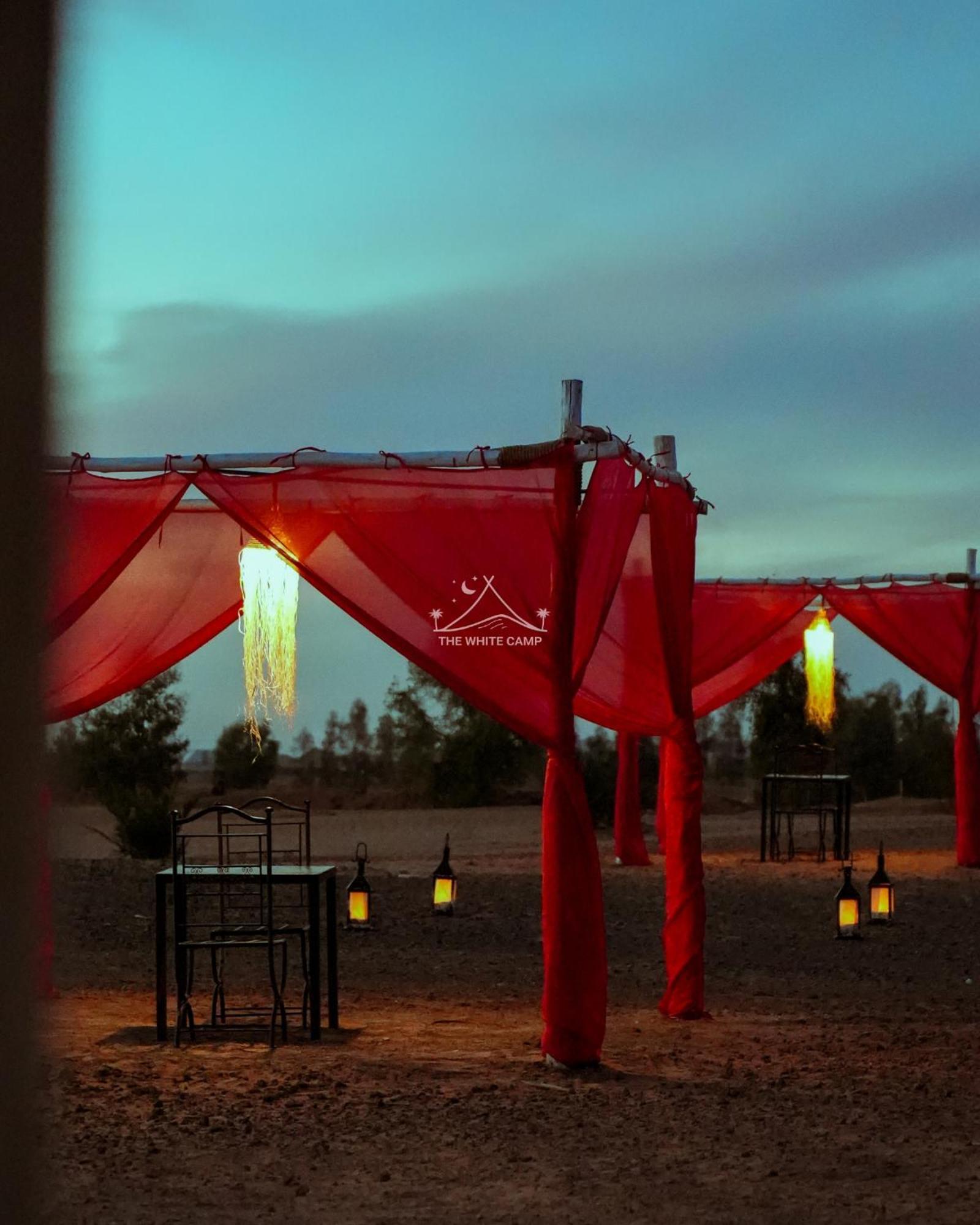 The White Camp - Your Merzouga Luxury Desert Camp & Erg Chebbi Dunes Camel Riding المظهر الخارجي الصورة